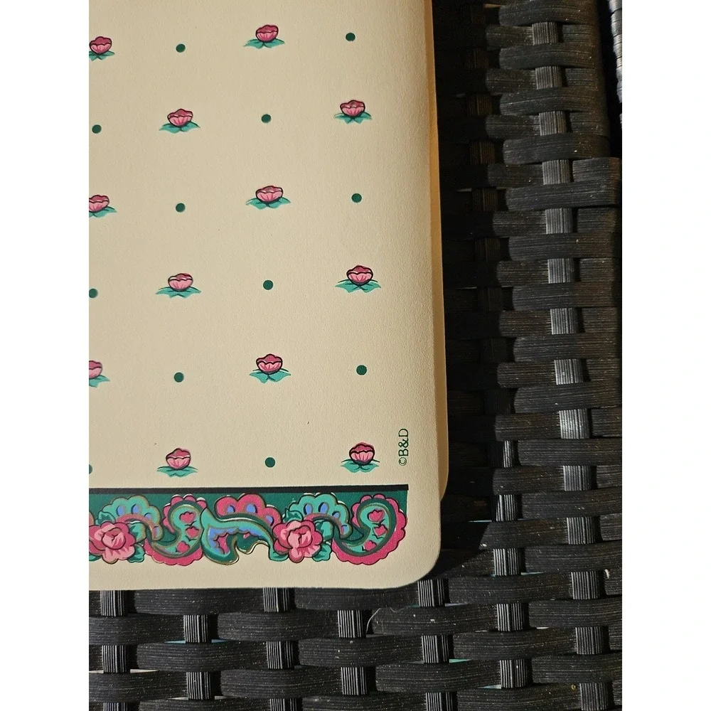 4 BEAUTIFUL Vintage Vinyl Christmas Tree Placemats With Christmas Flowers‎